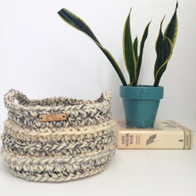 Load image into Gallery viewer, Large Basket