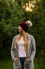 Load image into Gallery viewer, Two-Toned Burgandy Double Brim Toque
